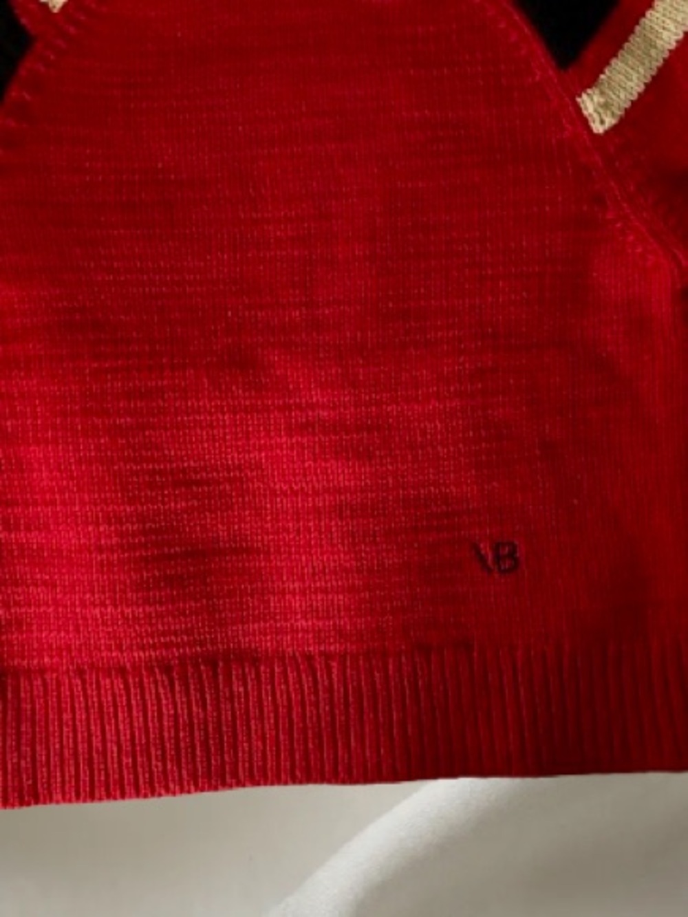 Victoria Beckham 100% Wool Red Crewneck Sweater with Gold & Black, Small - Picture 8 of 9